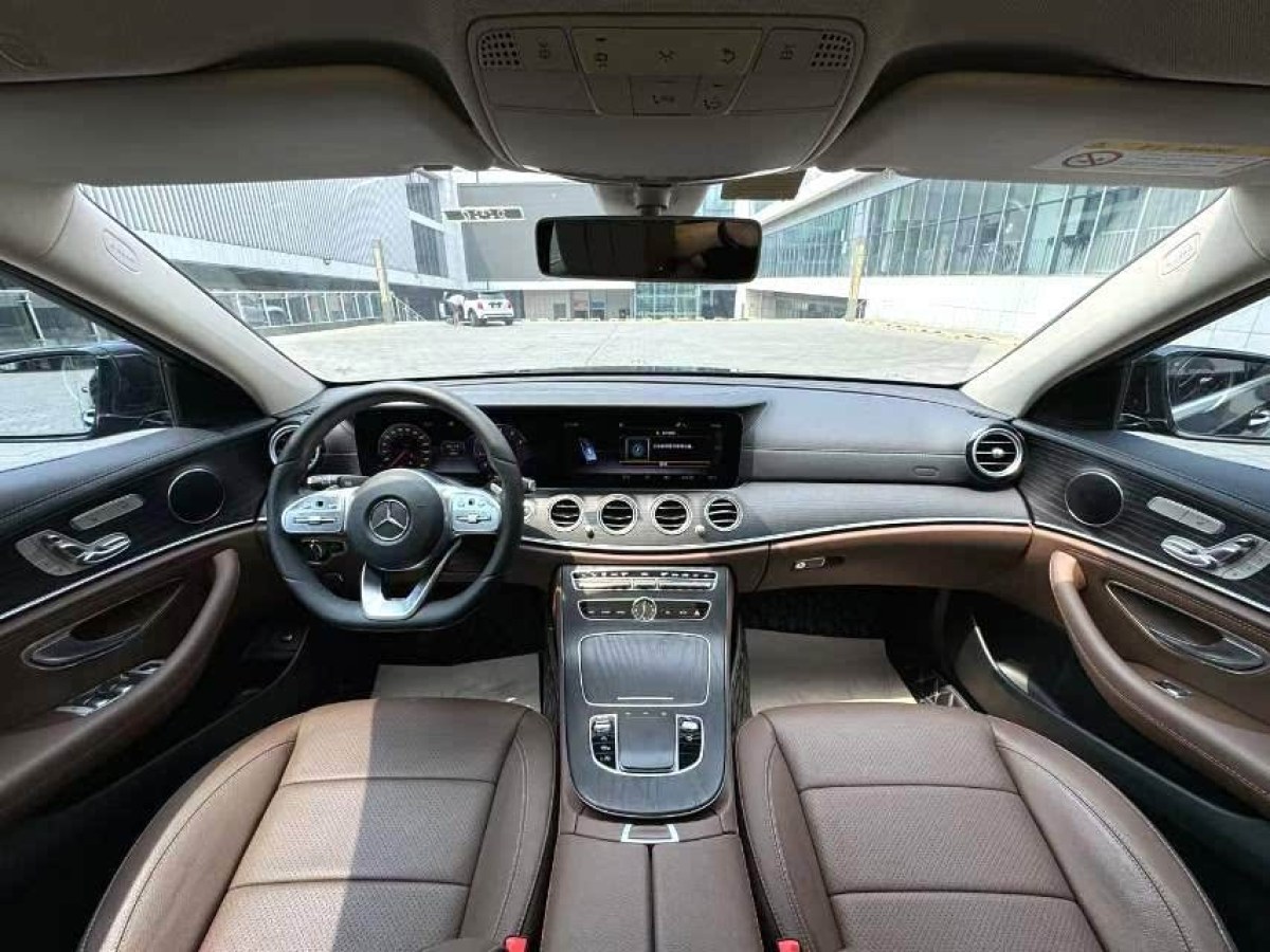 奔馳 奔馳E級  2020款 改款 E 300 L 時尚型圖片