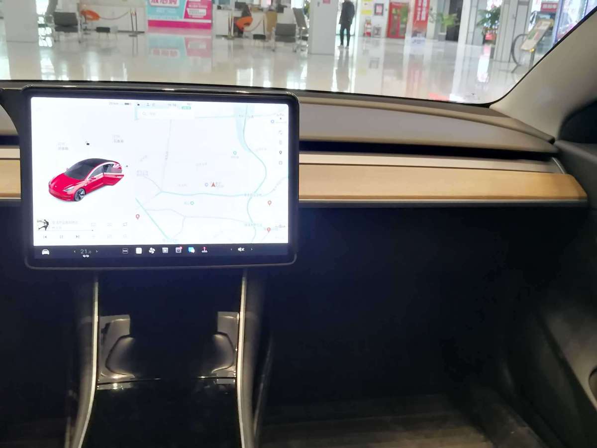 特斯拉 Model 3  2019款 標準續(xù)航后驅(qū)升級版圖片