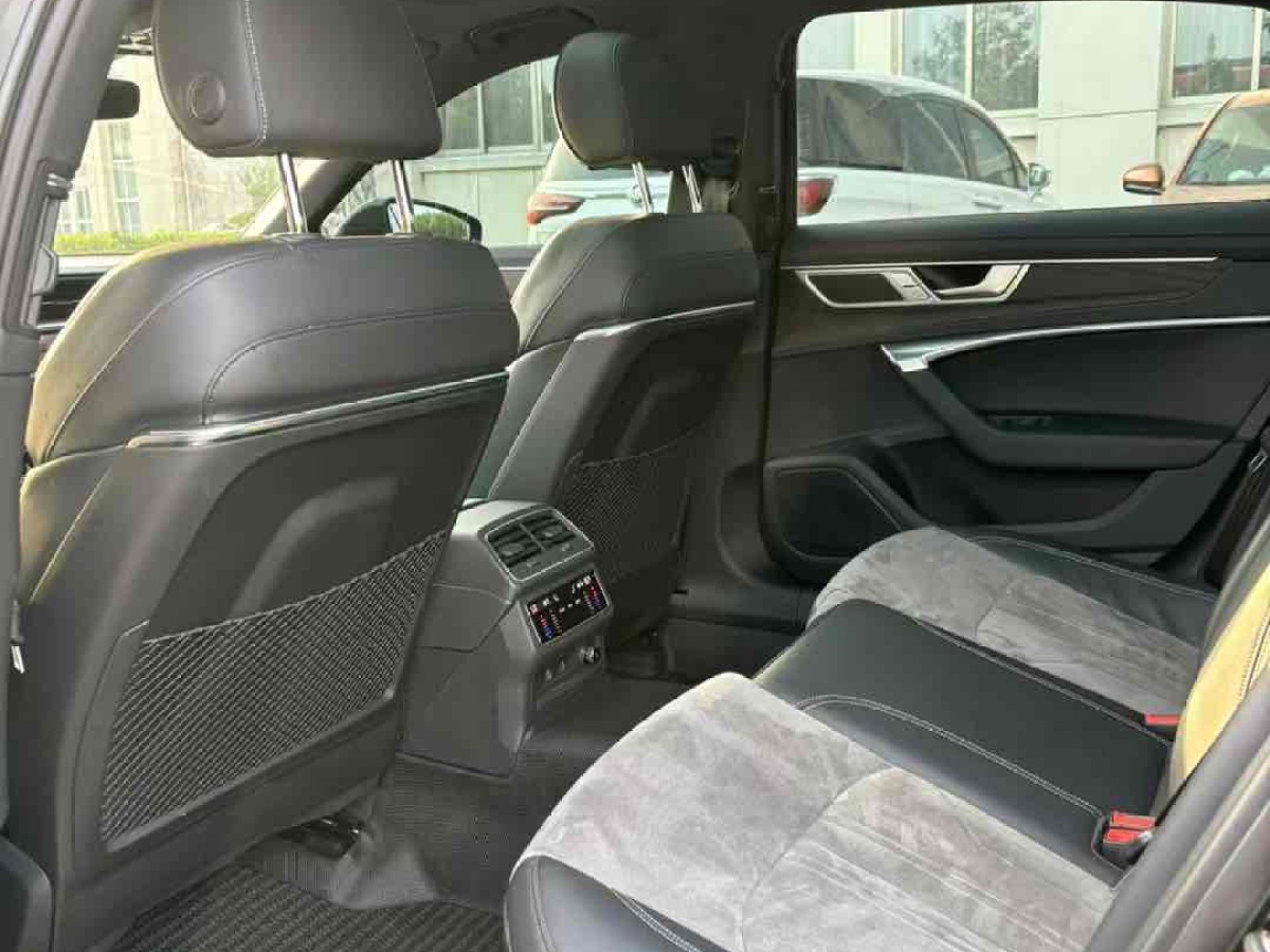 奧迪 奧迪A6L  2024款 45 TFSI quattro 臻選動(dòng)感型圖片