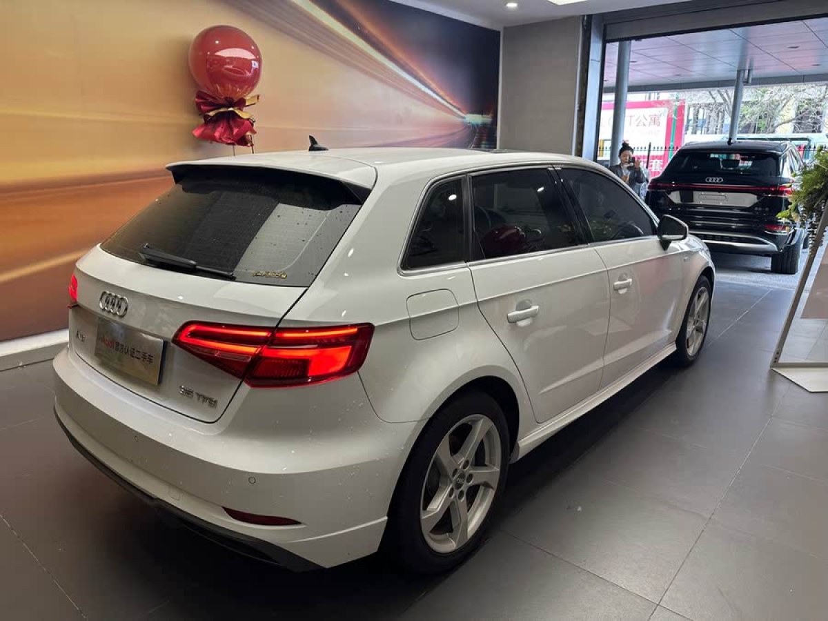 奧迪 奧迪A3  2019款 Sportback 35 TFSI 時(shí)尚型 國VI圖片