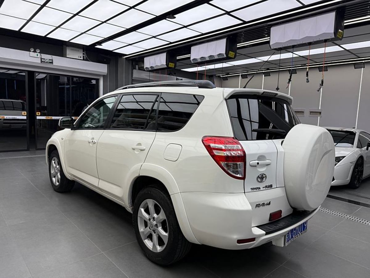 豐田 RAV4榮放  2010款 2.4L 自動(dòng)豪華升級版圖片