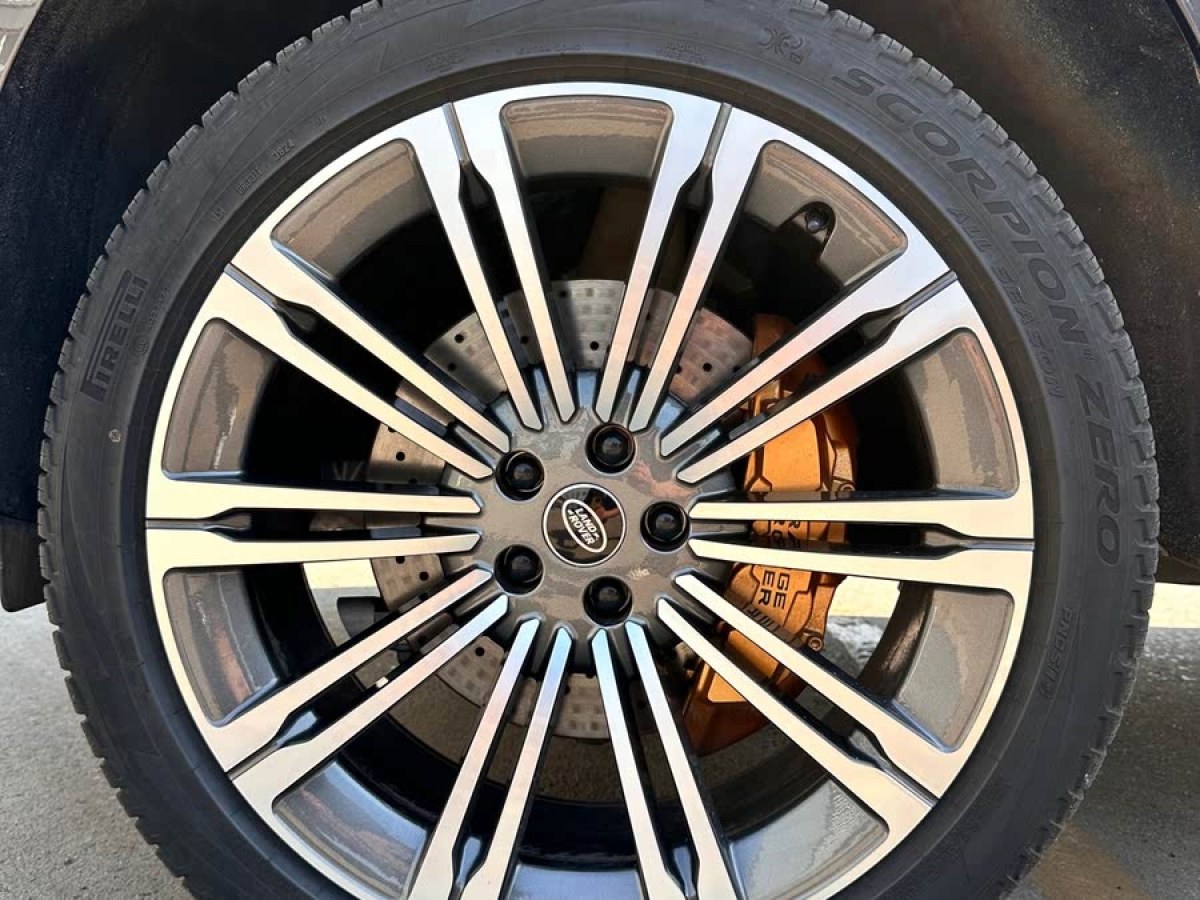 路虎 攬勝  2023款 3.0 L6 400PS 創(chuàng)世加長版圖片