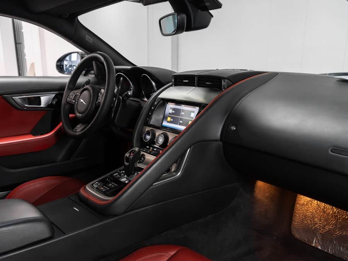 捷豹 F-TYPE  2016款 3.0T 硬頂版圖片