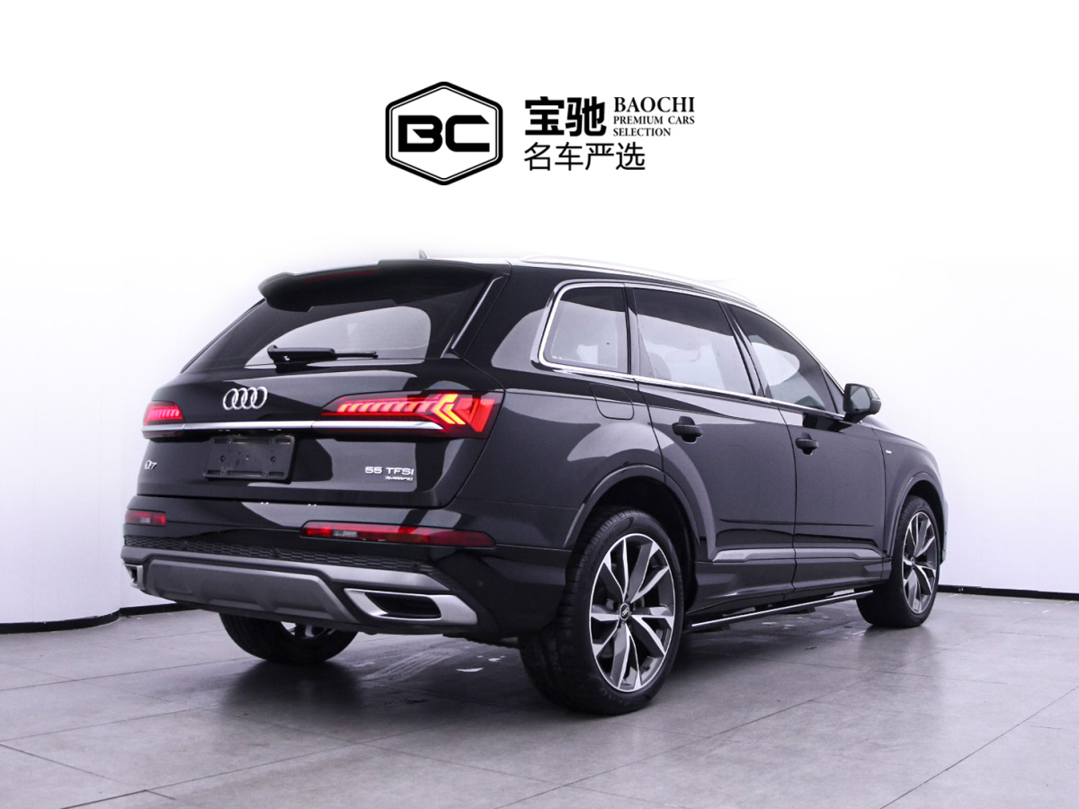 奧迪 奧迪Q7  2022款 55 TFSI quattro S line運(yùn)動(dòng)型圖片