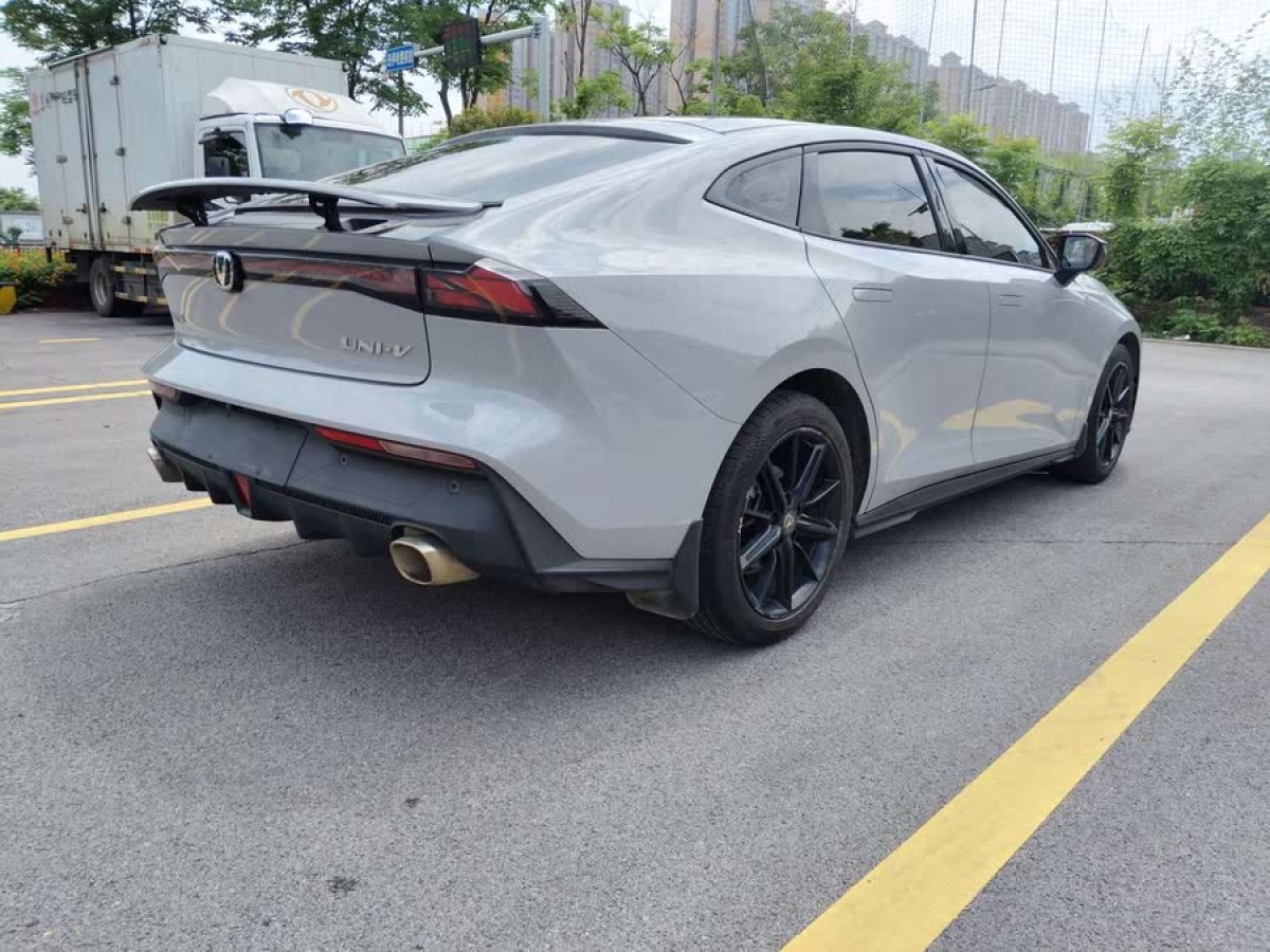 長安 長安UNI-V  2022款 1.5T 尊貴型圖片