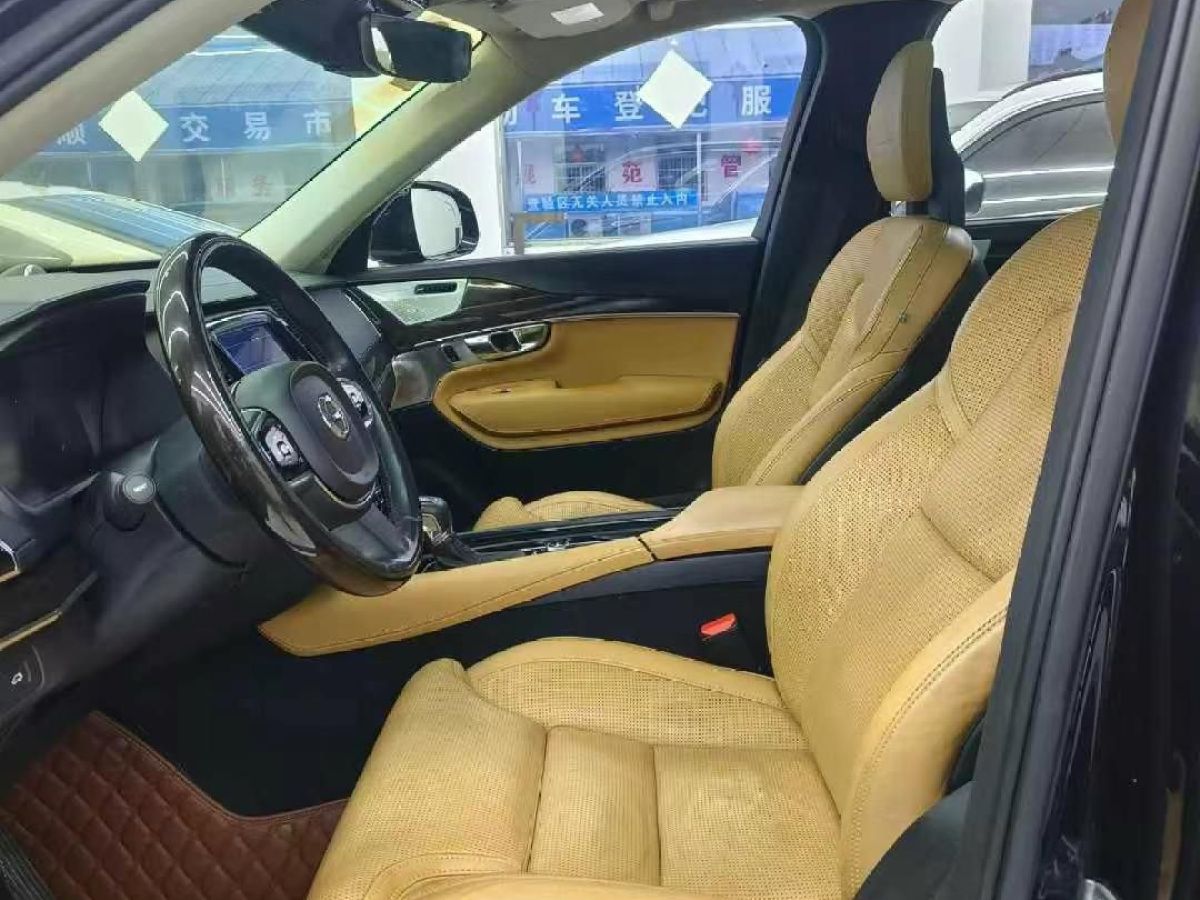 沃爾沃 XC90  2016款 2.0T T6 升級(jí)版智尊版圖片