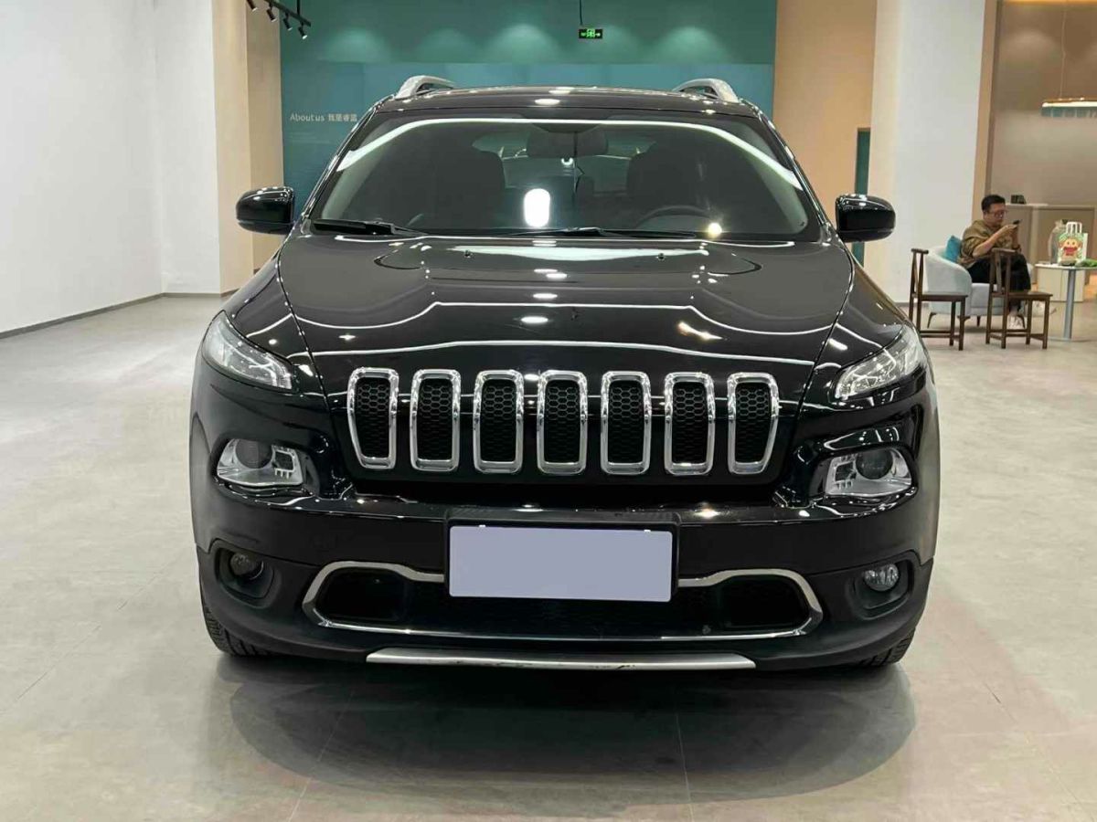 Jeep 自由光  2017款 2.0L 優(yōu)越版圖片