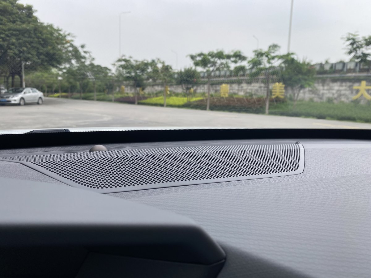 長安 長安UNI-V  2023款 1.5T 尊貴型圖片
