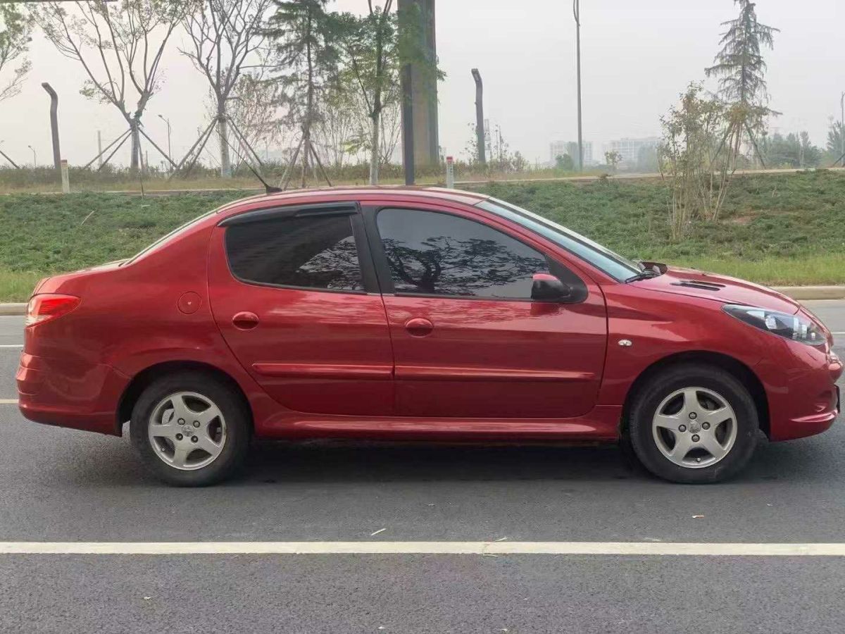 標(biāo)致 207  2013款 CROSS 1.6L 自動(dòng)品樂型圖片