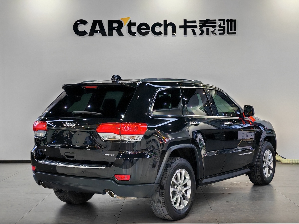 Jeep 大切諾基  2014款 3.6L 精英導(dǎo)航版圖片