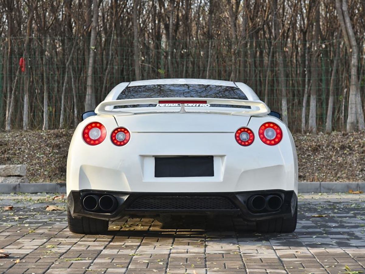 日產(chǎn) GT-R  2012款 3.8T Premium Edition圖片