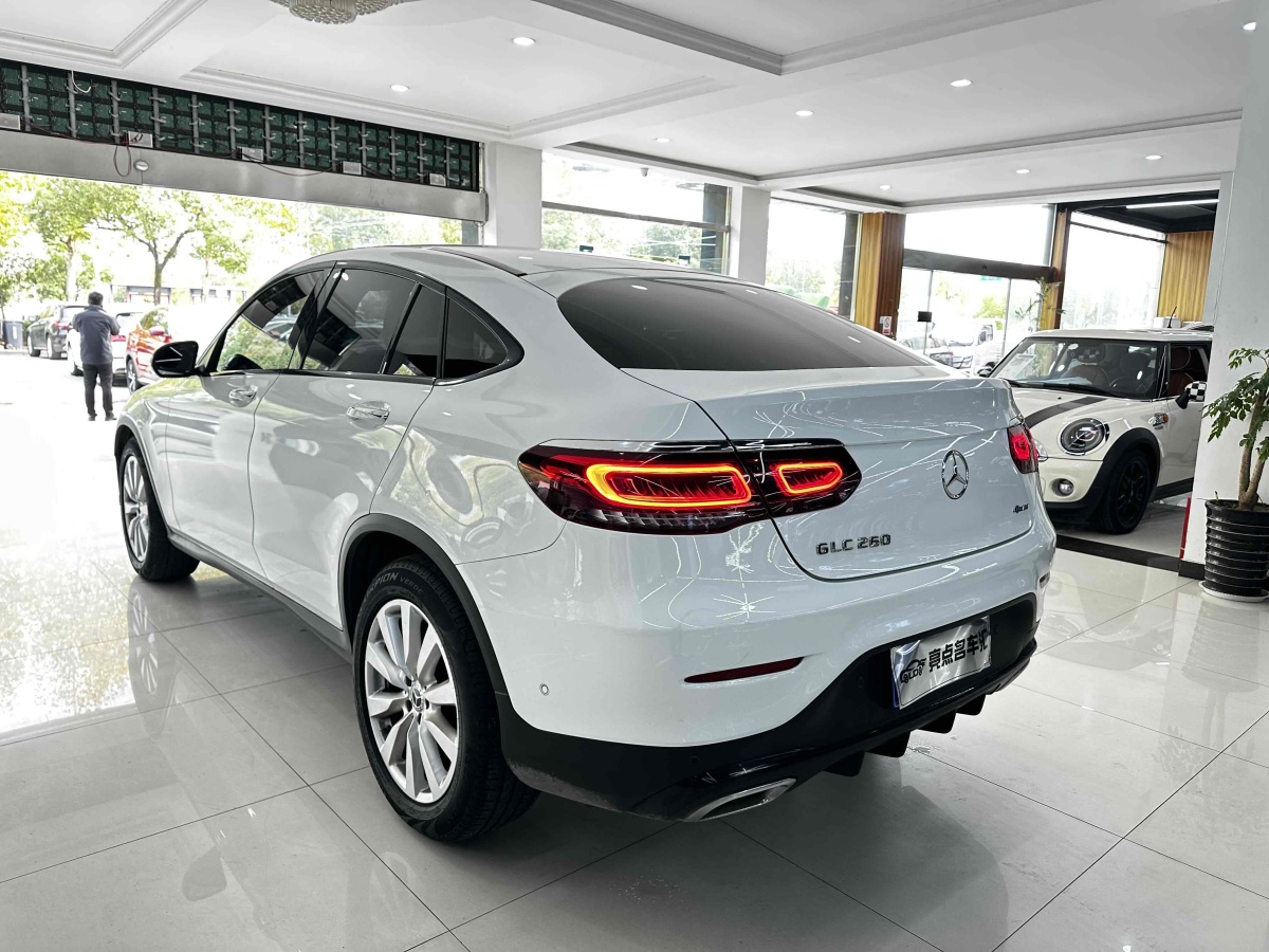 奔馳 奔馳GLC  2021款 GLC 260 4MATIC 轎跑SUV圖片