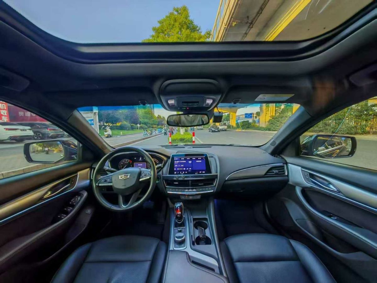 凱迪拉克 XT5  2021款 2.0T 兩驅(qū)豪華型圖片