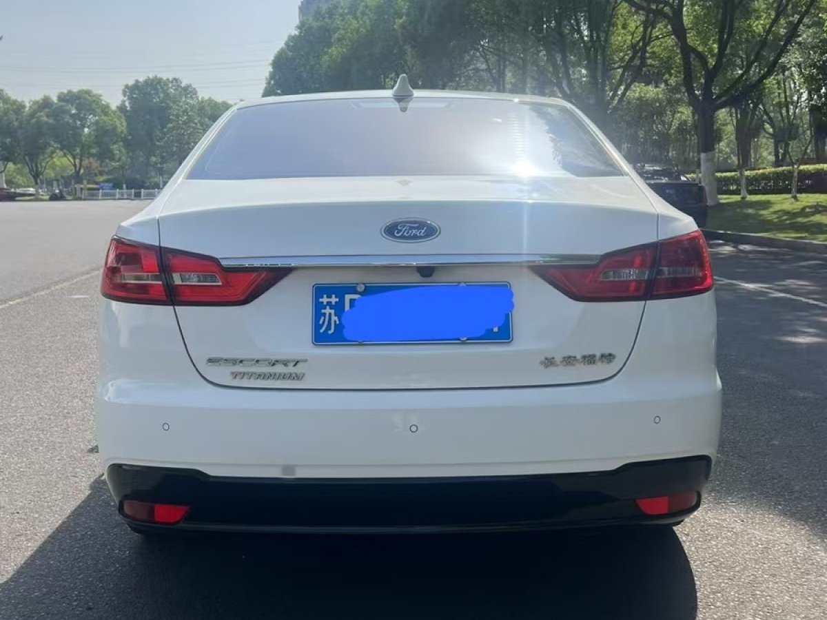 2019年7月福特 福睿斯  2019款  改款 1.5L 自動(dòng)臻享型 國(guó)V