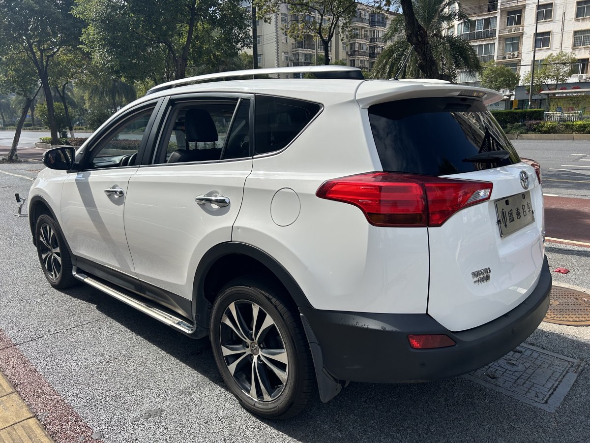 豐田 RAV4榮放  2013款 2.5L 自動四驅(qū)豪華版圖片