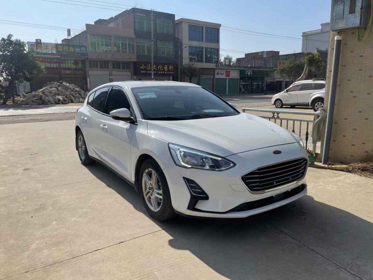 福特 福克斯  2019款 三廂 EcoBoost 180 自動(dòng)ST Line圖片