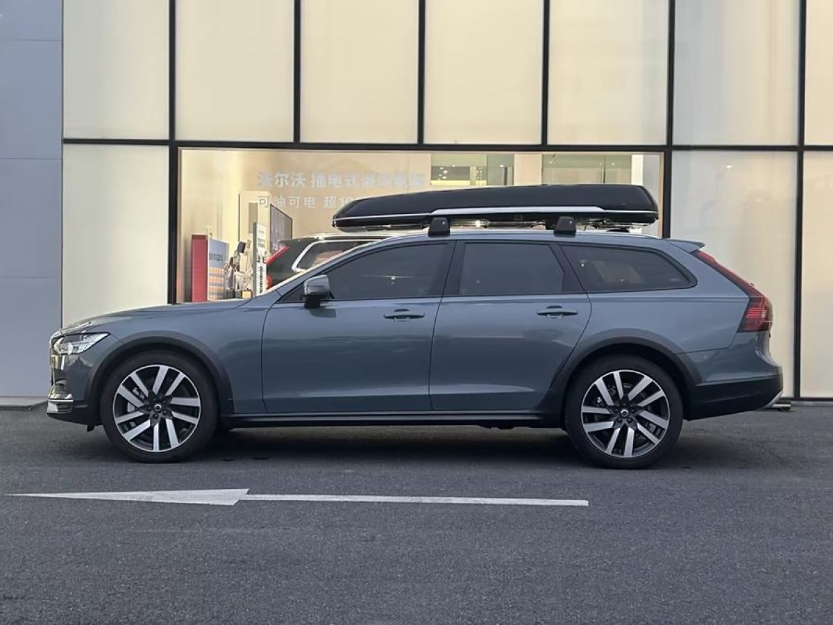 2023年3月沃爾沃 V90  2023款 Cross Country B5 AWD 智尊版