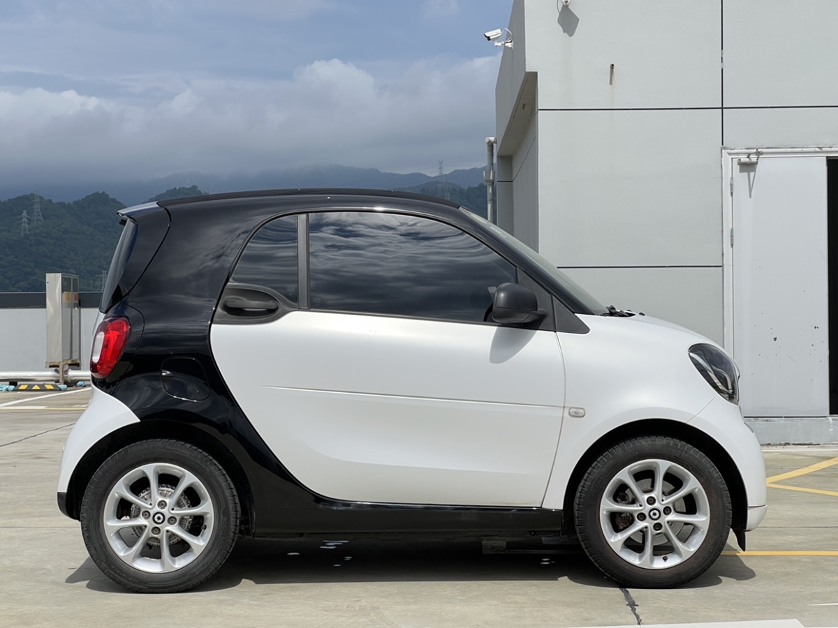 smart fortwo 2015款 1.0l 52千瓦硬頂激情版圖片