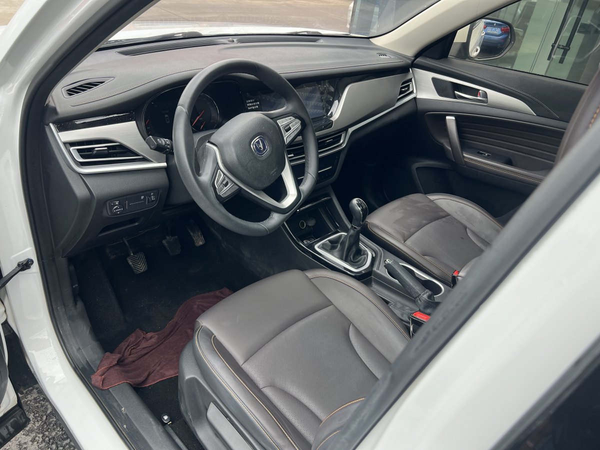 長(zhǎng)安 CS35 PLUS  2019款 1.6L 手動(dòng)暢聯(lián)版 國(guó)VI圖片