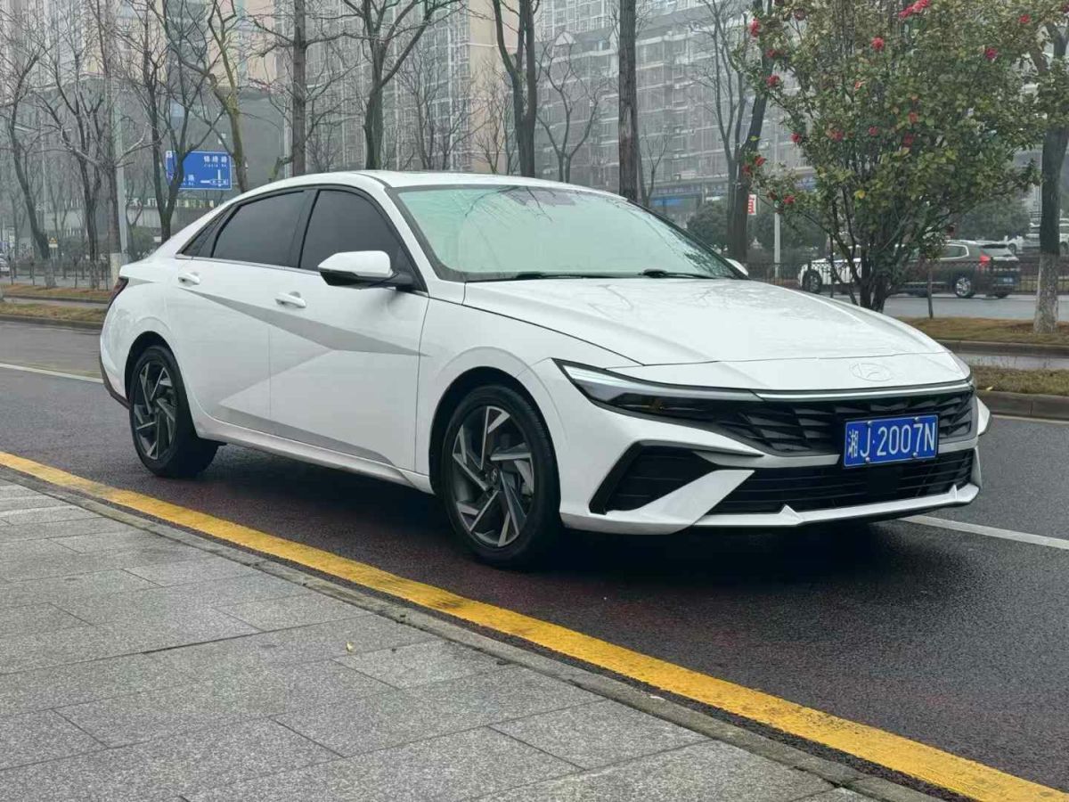 現(xiàn)代 伊蘭特 圖片