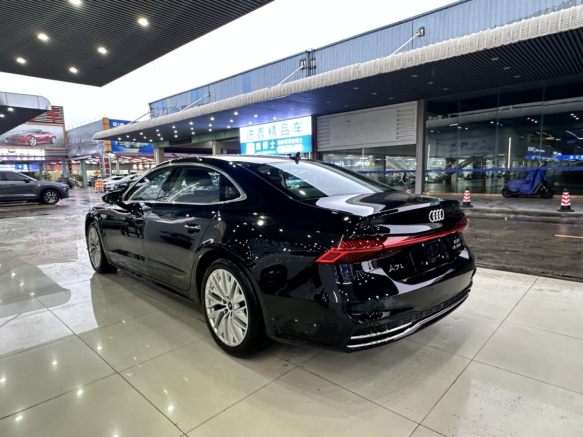 奧迪 奧迪A7L  2024款 45TFSI S-line 筑夢(mèng)型 流晶套裝圖片