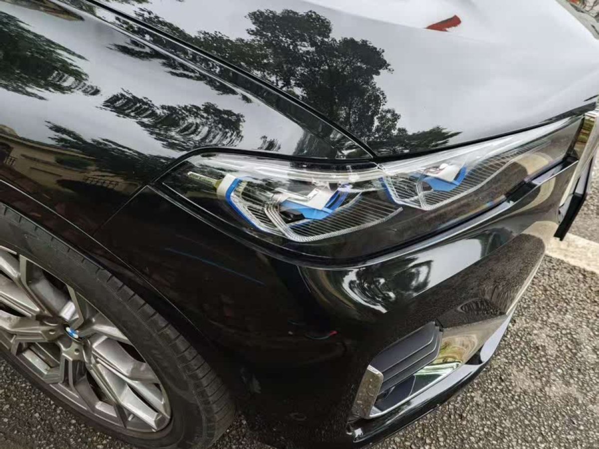 寶馬 寶馬X7  2021款 改款 xDrive40i 領(lǐng)先型豪華套裝圖片