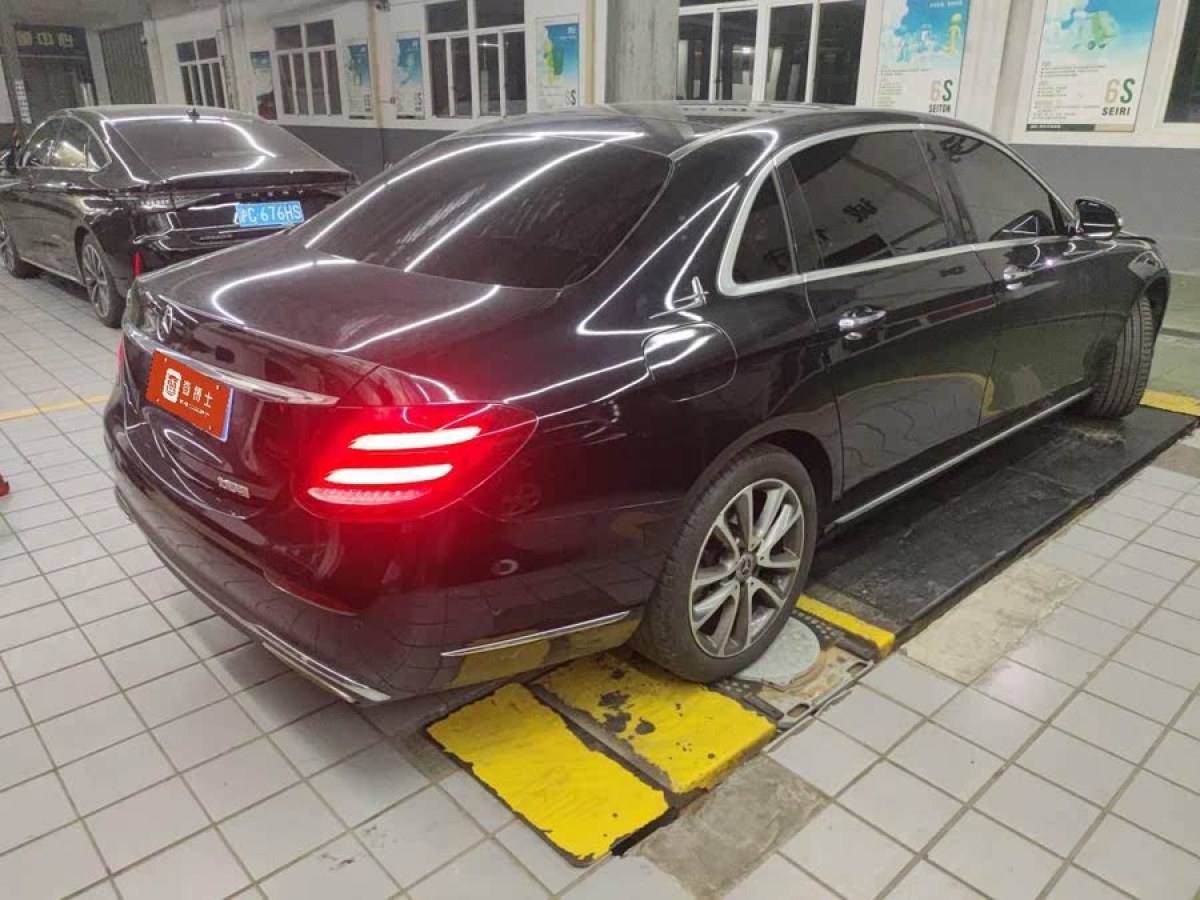 奔馳 奔馳E級(jí)  2018款 改款 E 300 L 豪華型圖片