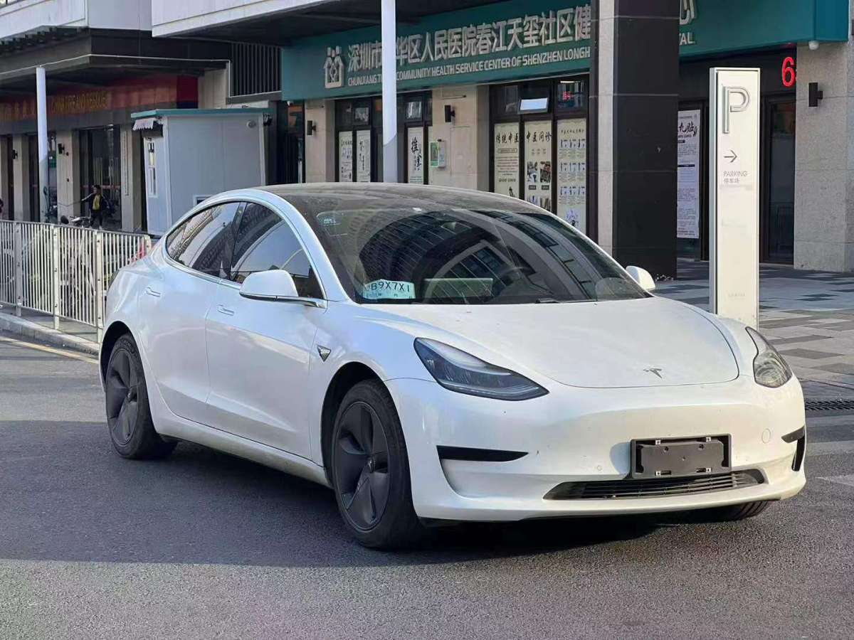 特斯拉 Model 3  2019款 標(biāo)準(zhǔn)續(xù)航后驅(qū)升級(jí)版圖片