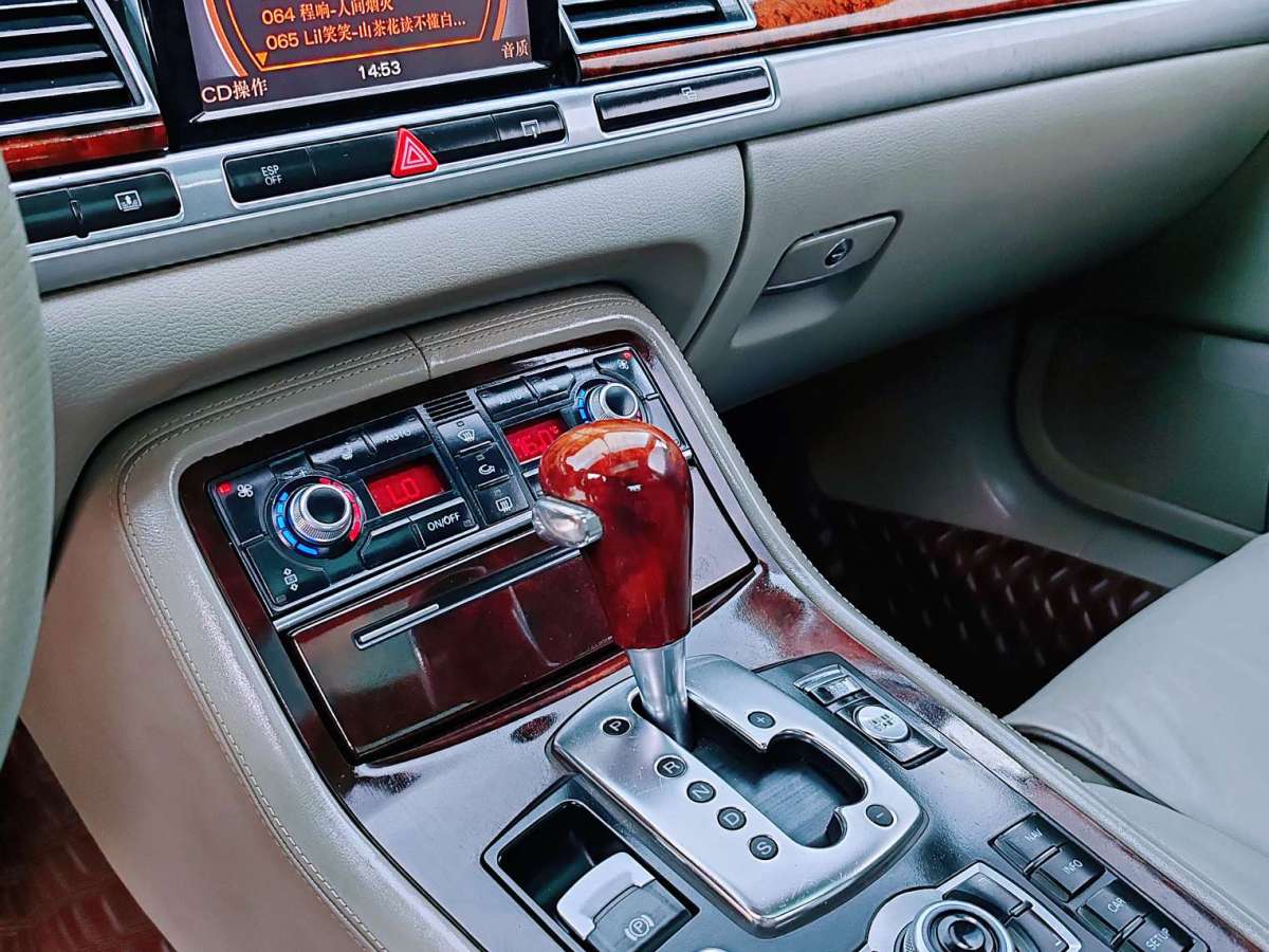 奧迪 奧迪A8  2009款 A8L 2.8 FSI 標(biāo)準(zhǔn)型圖片