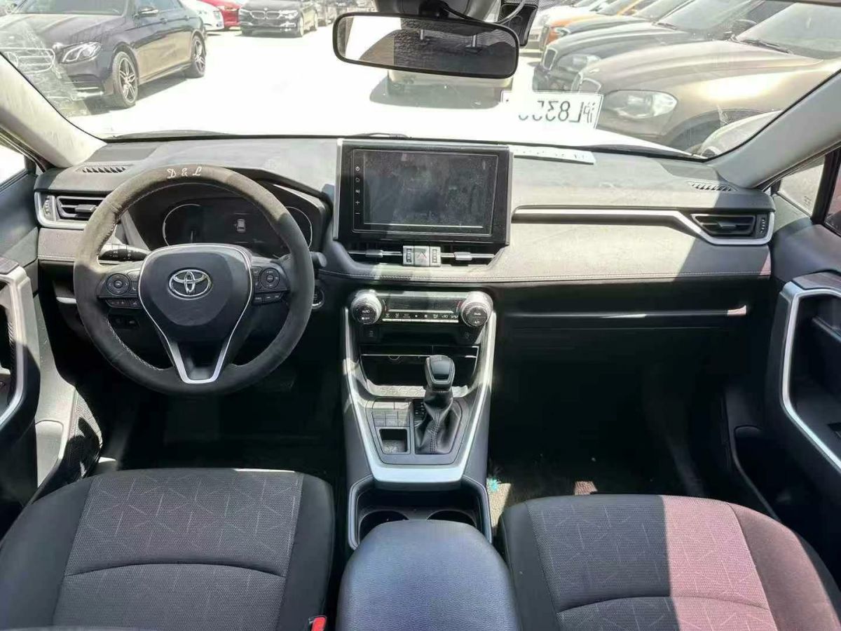 豐田 RAV4榮放  2020款 2.0L CVT兩驅(qū)風(fēng)尚版圖片