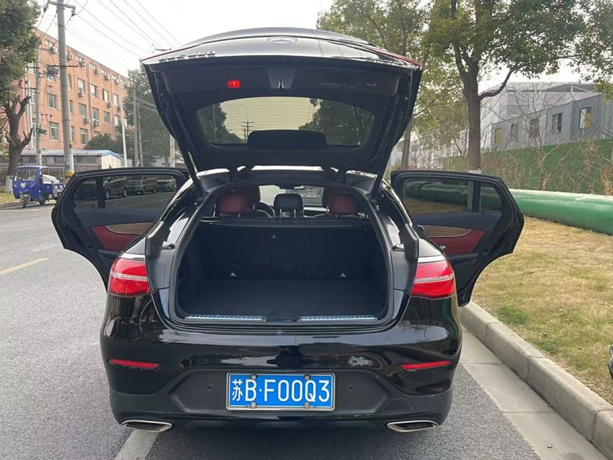 奔馳 奔馳GLC  2022款 改款 GLC 260 4MATIC 轎跑SUV圖片