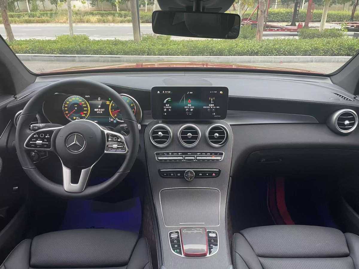 2020年1月奔馳 奔馳GLC  2023款 GLC 300 4MATIC 轎跑SUV