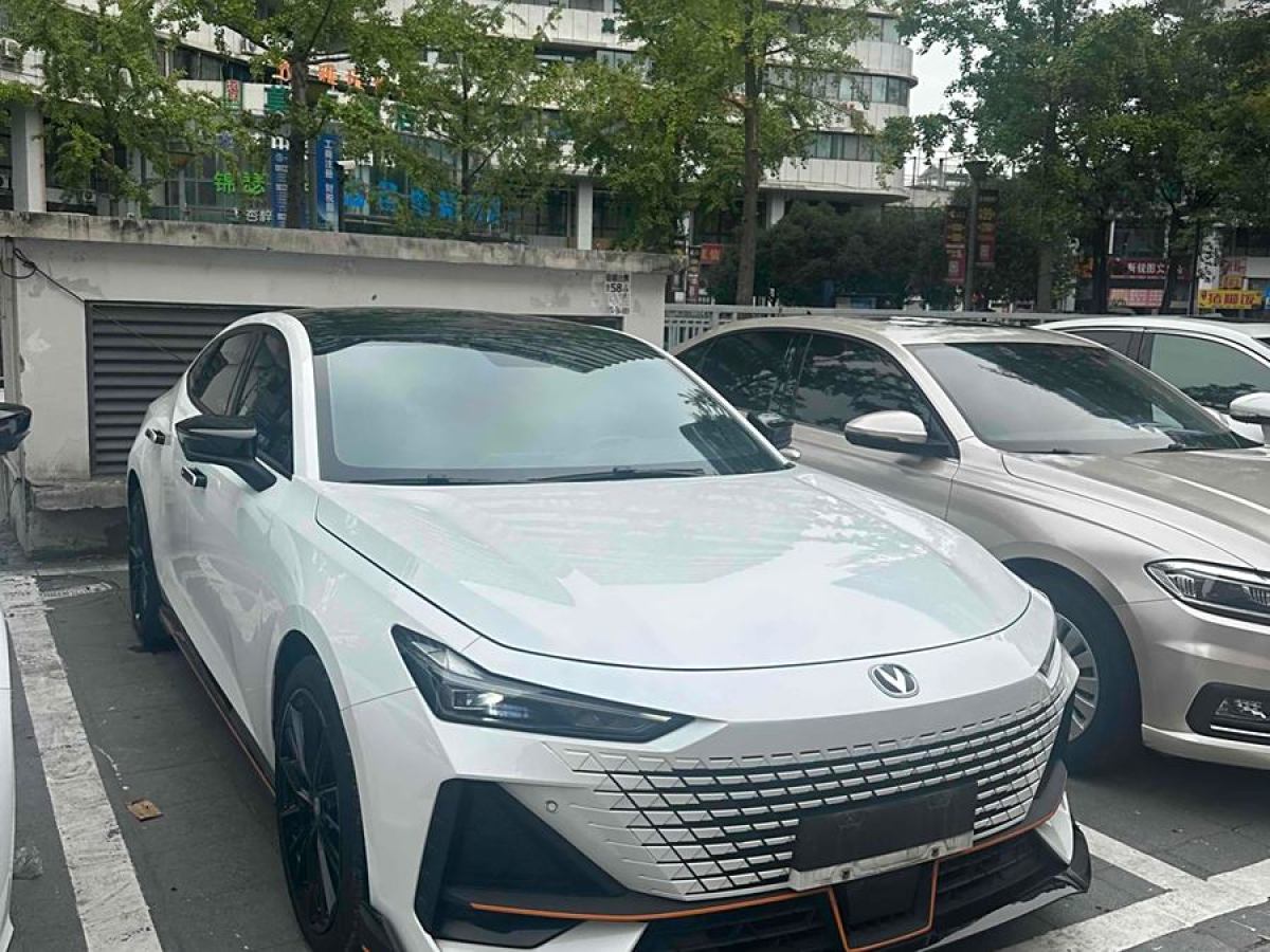 長(zhǎng)安 長(zhǎng)安UNI-V  2023款 1.5T 運(yùn)動(dòng)版圖片