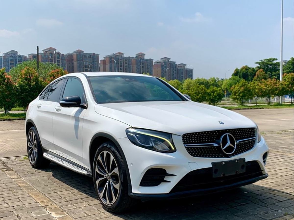 2017年4月奔馳 奔馳GLC  2023款 改款 GLC 260 4MATIC 轎跑SUV