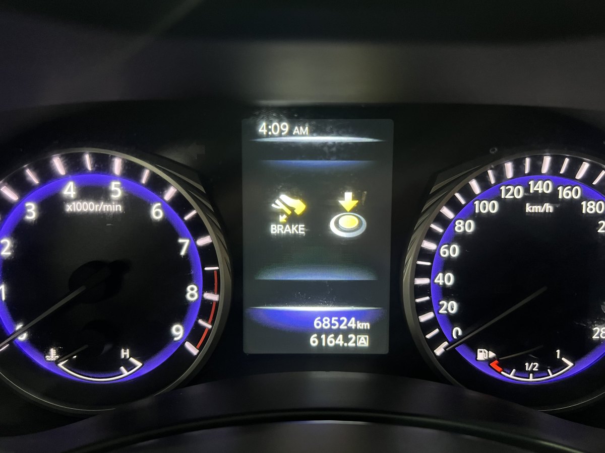 2015年4月英菲尼迪 Q50  2014款 3.7L 豪华版
