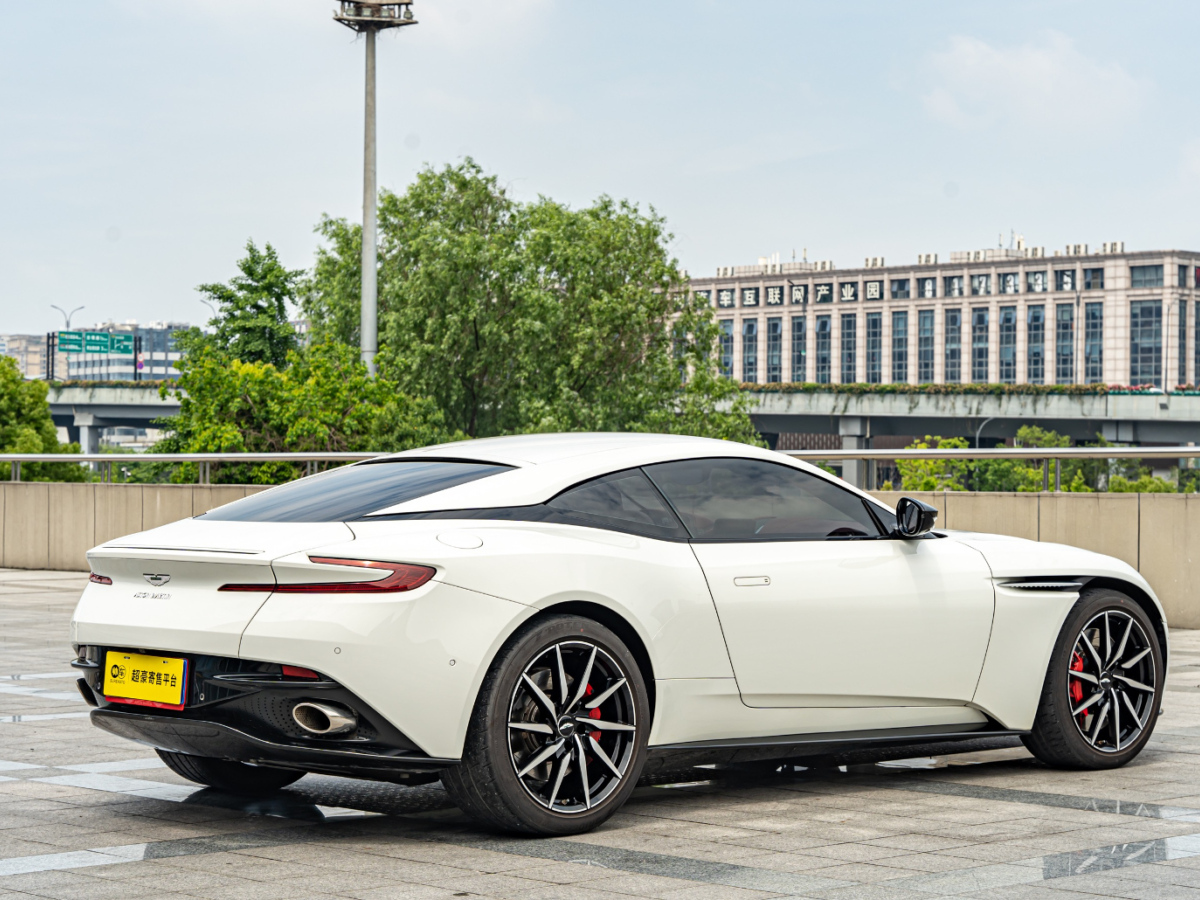 2021年8月阿斯顿·马丁 阿斯顿・马丁DB11  2020款 4.0T V8 Coupe