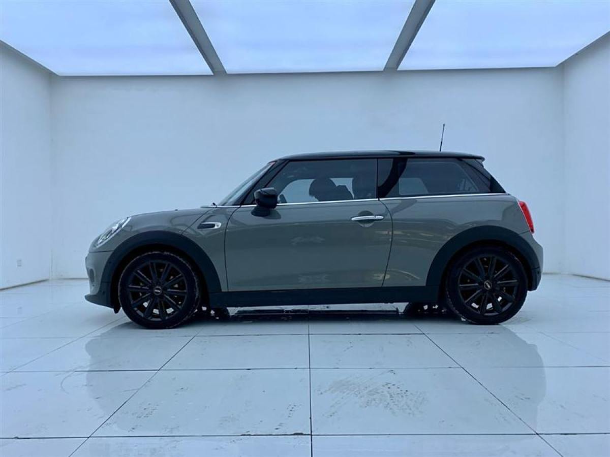 MINI MINI  2021款 1.5T COOPER 藝術(shù)家圖片