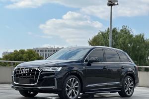 奥迪Q7 奥迪 55 TFSI quattro S line运动型