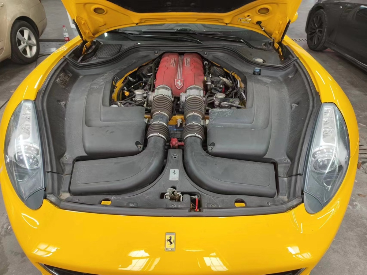 2014年9月法拉利 California T  2012款 4.3L 标准型
