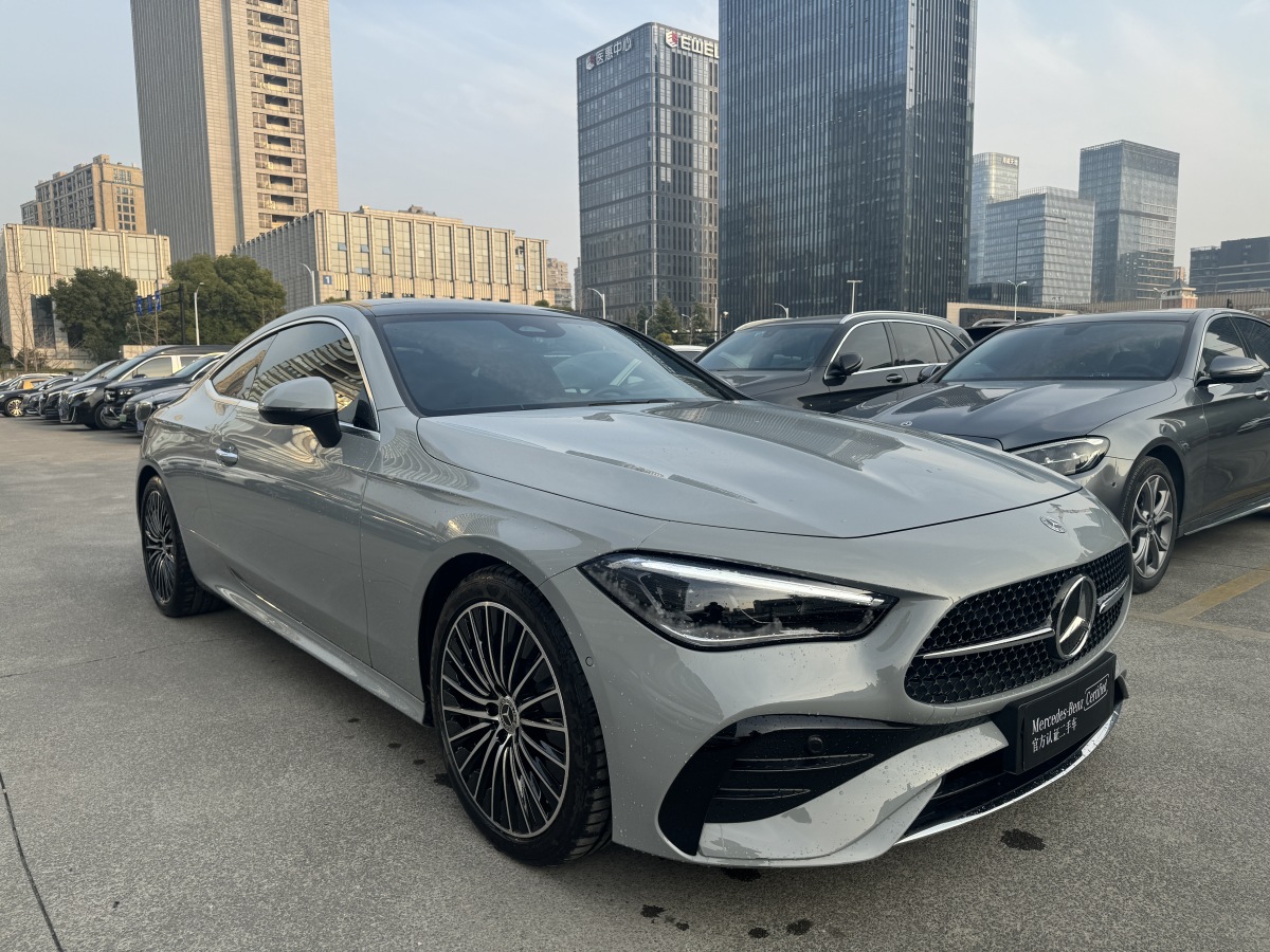 奔馳 奔馳CLE  2024款 CLE 300 4MATIC 動(dòng)感型轎跑車圖片