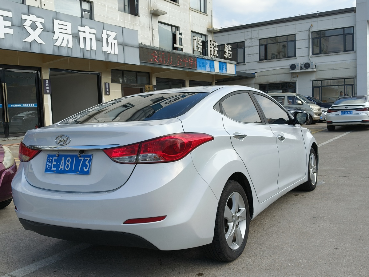 現(xiàn)代 朗動  2013款 1.6L 自動尊貴型圖片