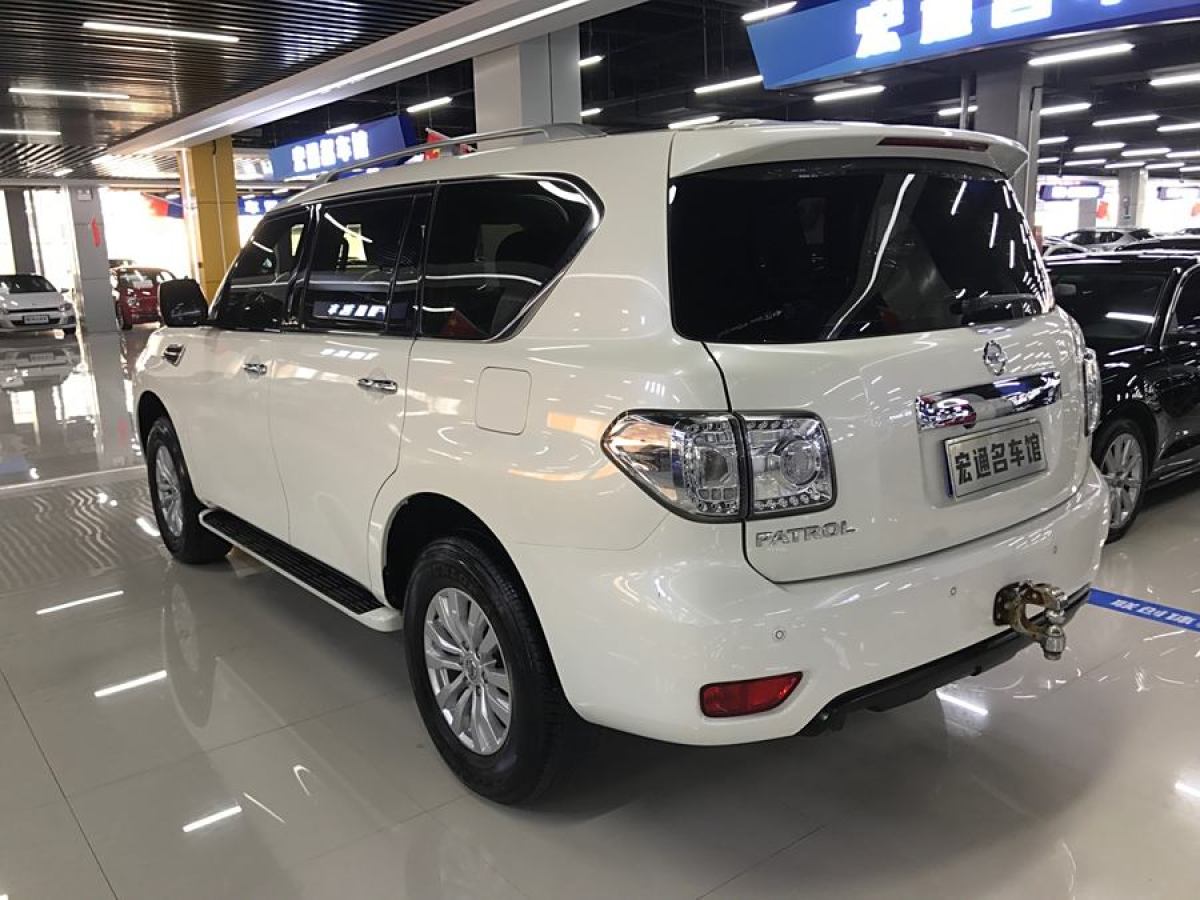 日產(chǎn) 途樂(lè)  2018款 4.0L 領(lǐng)英型圖片