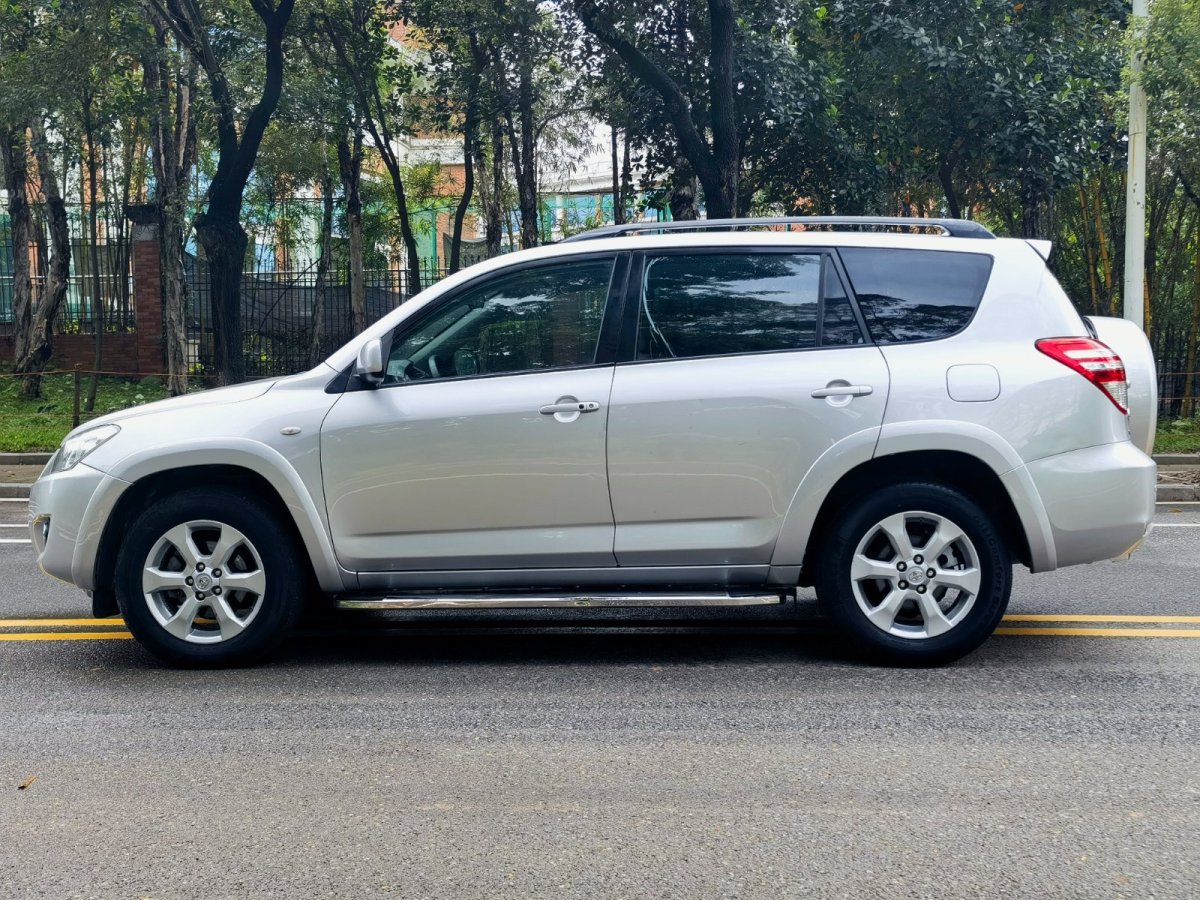 豐田 RAV4榮放  2009款 2.4L 自動(dòng)豪華版圖片