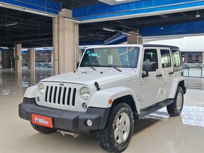 2014年6月 Jeep 牧馬人(進(jìn)口) 3.0L Sahara 四門版圖片