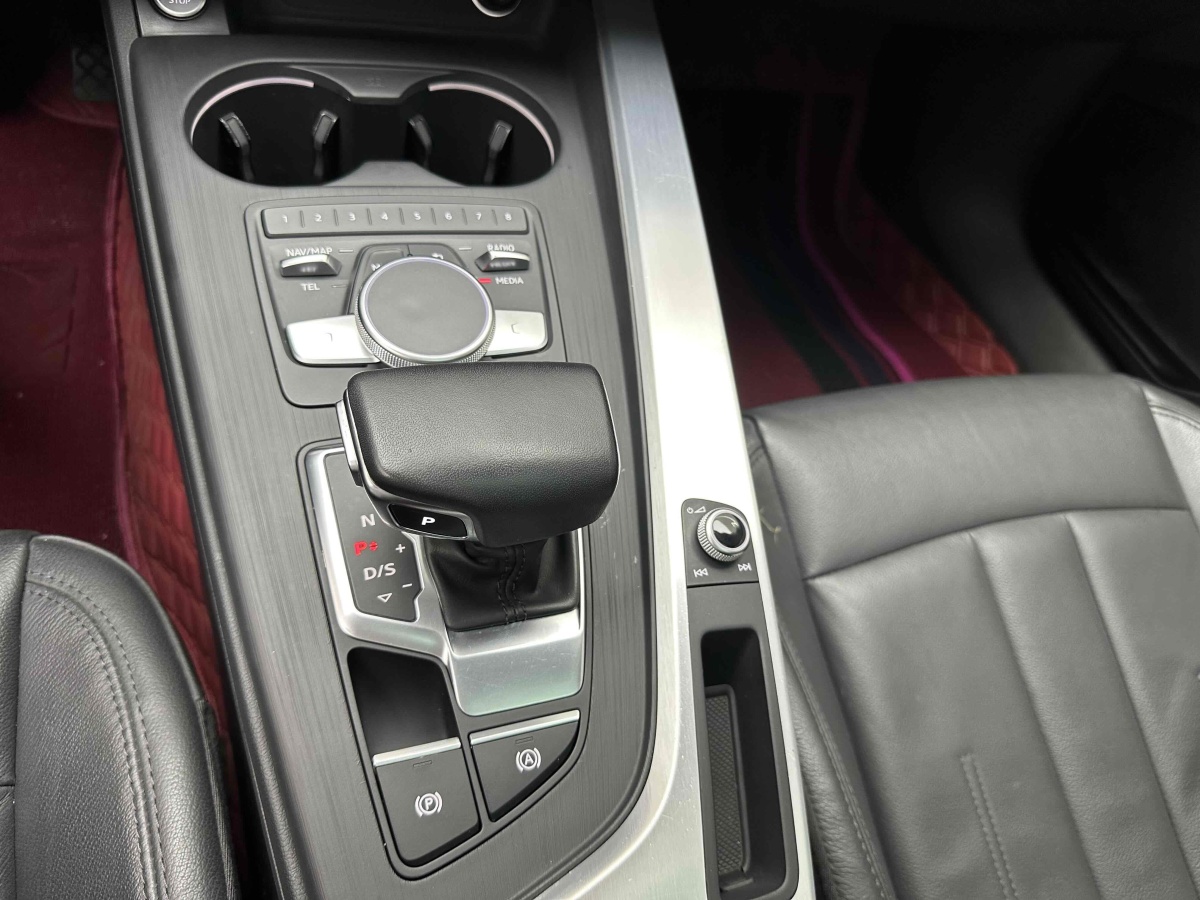 2019年2月奧迪 奧迪A4L  2019款 40 TFSI 時尚型 國V