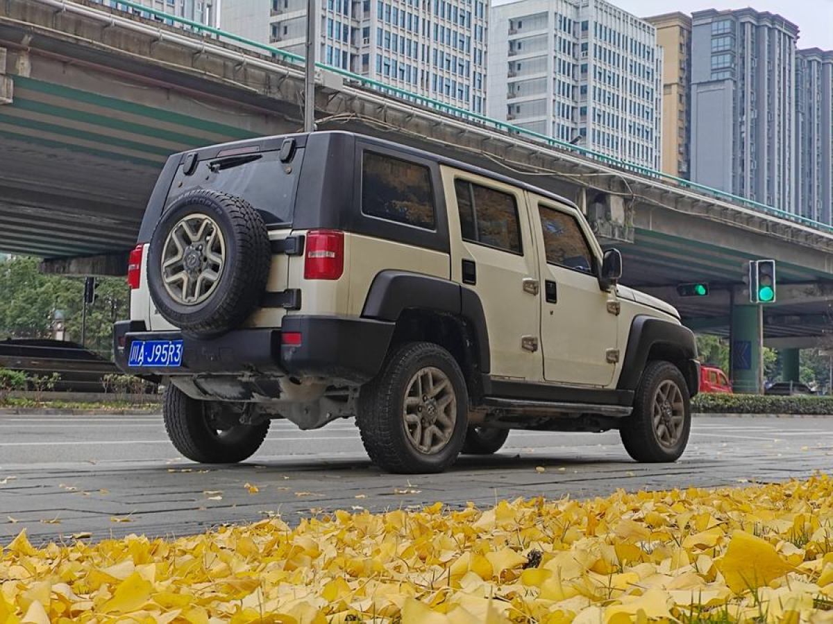 北京 BJ40  2016款 40L 2.3T 自動四驅(qū)尊享版圖片