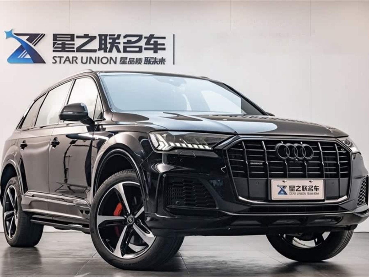 奧迪 奧迪Q7  2023款 55 TFSI quattro S line冰雪運(yùn)動版圖片