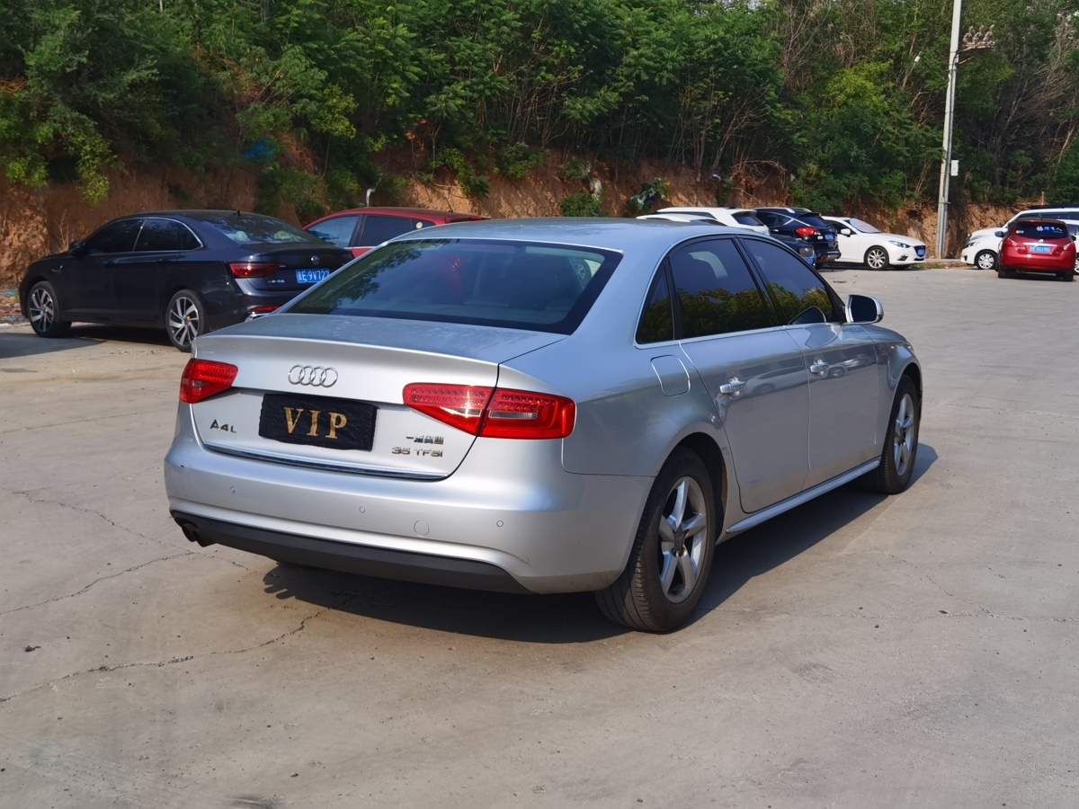 奧迪 奧迪A4L  2013款 35 TFSI 自動標(biāo)準(zhǔn)型圖片