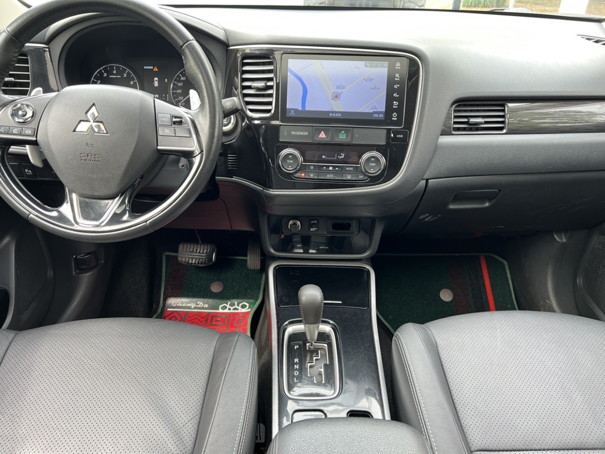 三菱 欧蓝德  2018款 2.4L 四驱精英版 5座图片