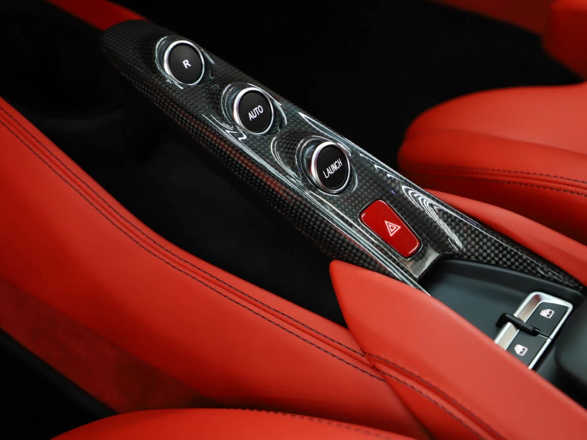 法拉利 F8 Tributo  2019款  3.9T V8圖片